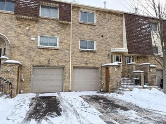 Townhouse for sale in Ancaster, Ontario