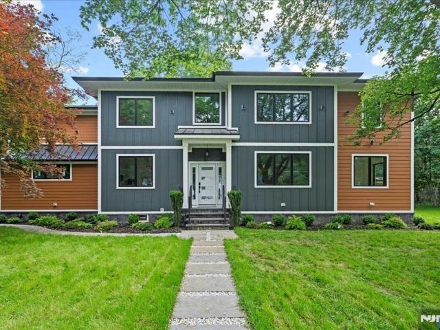 House for sale in Mahwah