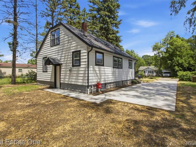 House for sale in Pontiac, Michigan