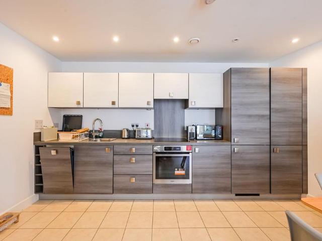 Apartment for rent in Bromley-by-Bow, Poplar Grove