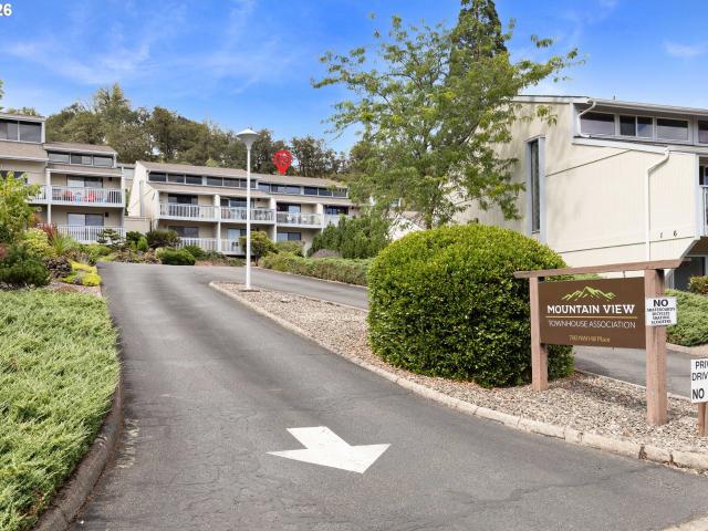 Condo for sale in Oregonia