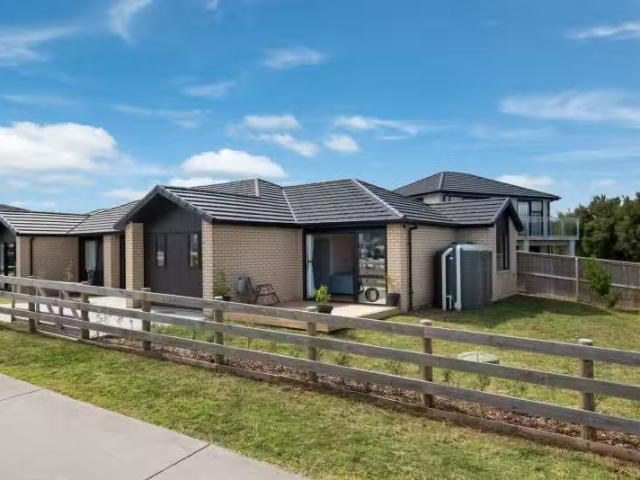 House for sale in Awhitu, Oroua County
