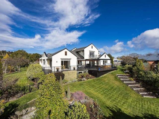 House for sale in Otakou