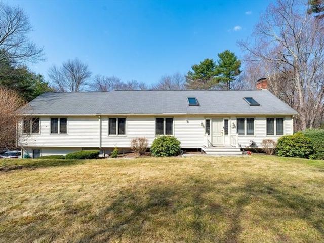 House for sale in Mendon, Massachusetts