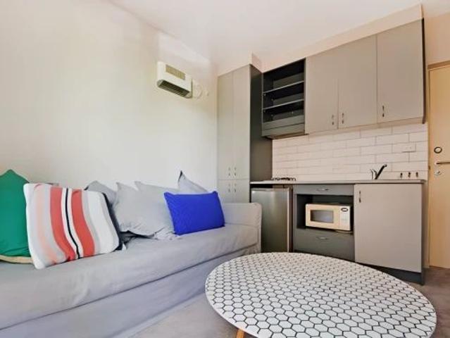 Granny Flat for rent in Glenferrie, Melbourne