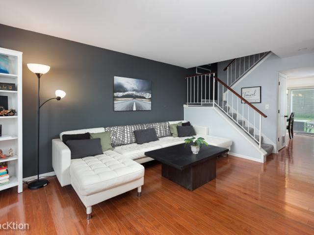 Townhouse for sale in Westmont, Illinois