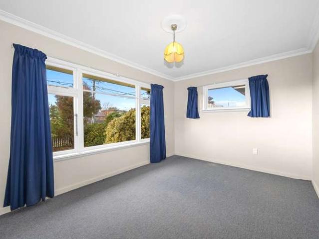 House for sale in Chaslands, Canterbury