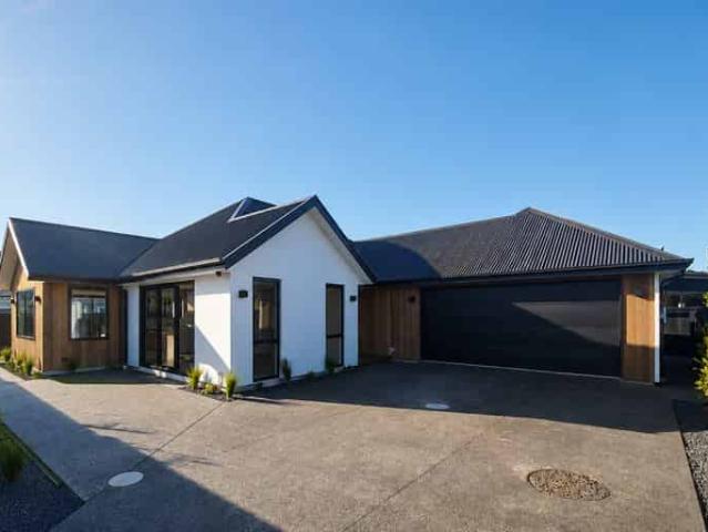House for rent in Chaslands, Canterbury
