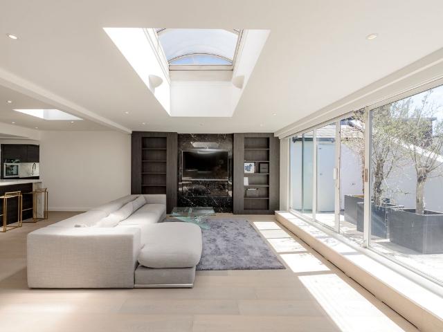 Apartment for rent in South Kensington, Greater London