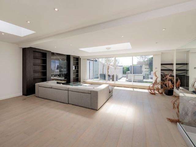 Apartment for rent in South Kensington, Greater London