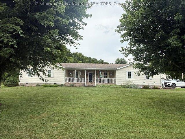 House for sale in Cottageville, West Virginia