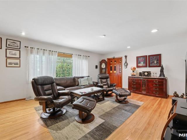 House for sale in Elmwood Park, New Jersey