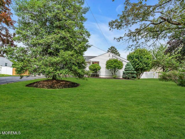 House for sale in Lincroft