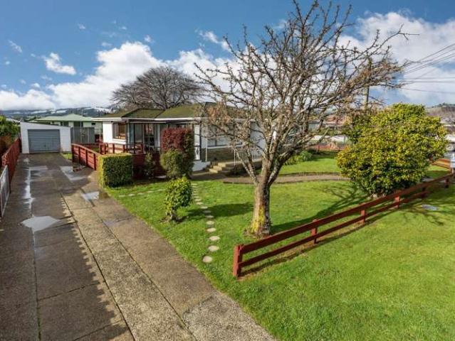 House for sale in Otakou