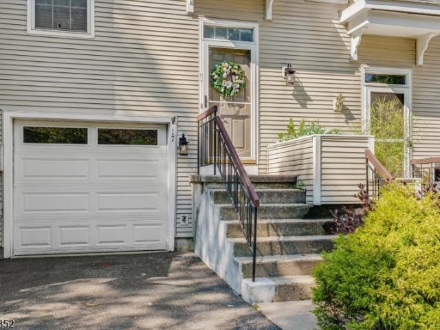 Townhouse for sale in Allamuchy, New Jersey