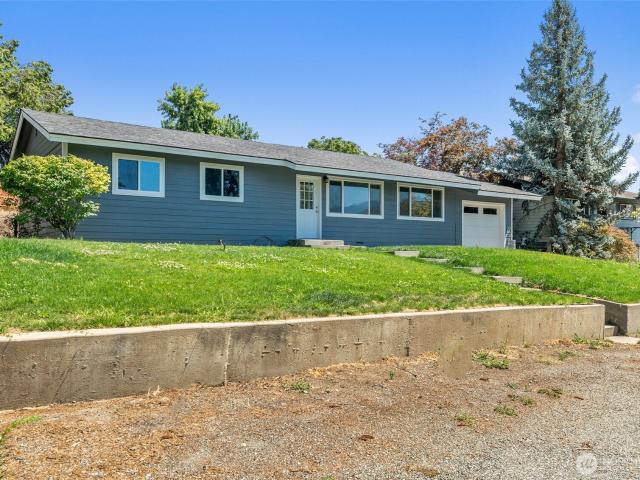 House for sale in East Wenatchee