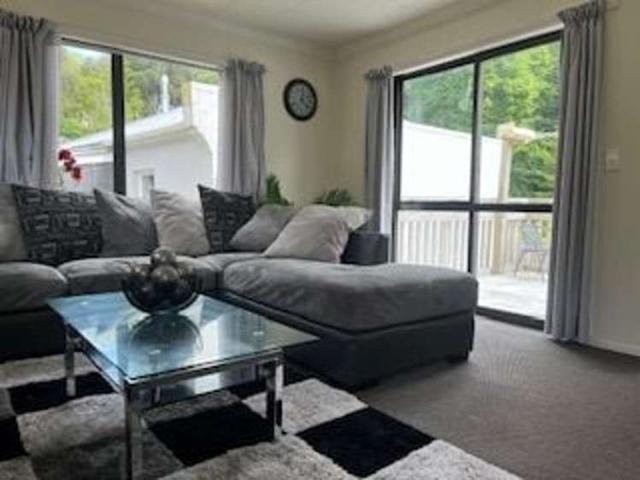 House for rent in Otakou