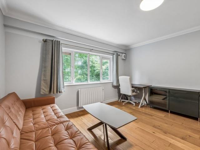 Apartment to rent in Bluebell, North Tipperary