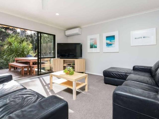 Townhouse for rent in Wairau Valley