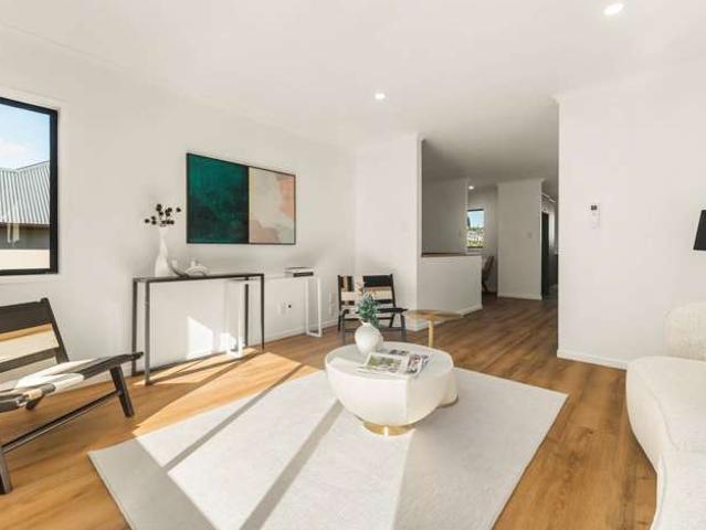 House for sale in Paremoremo, Oroua County