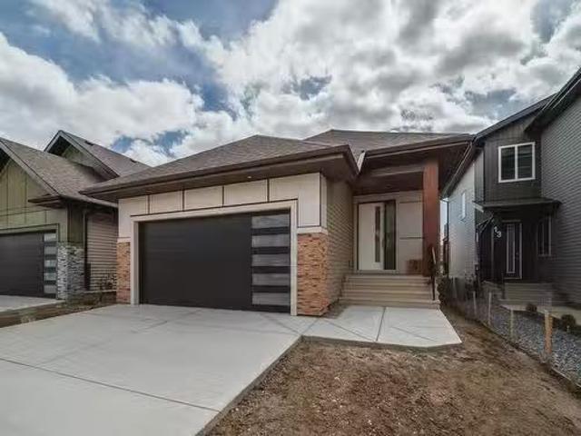 House for sale in Fort Saskatchewan, Alberta