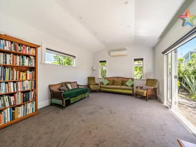 House for sale in Days Bay, Wellington