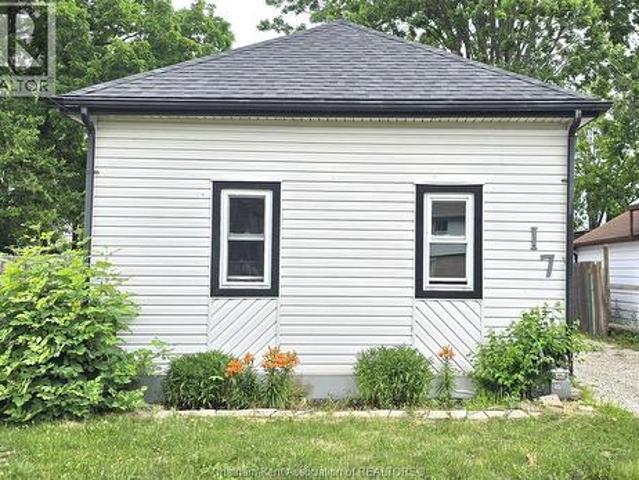House for sale in Chatham–kent, Ontario