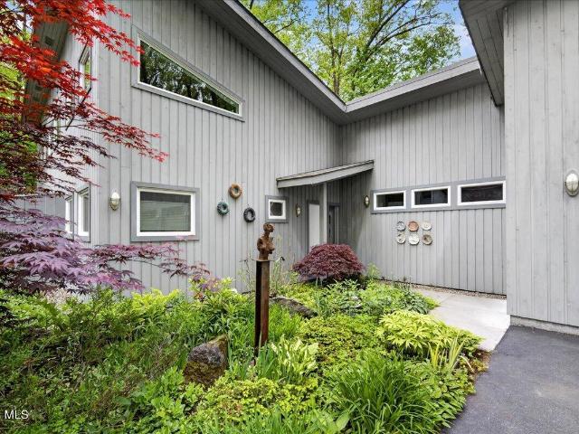 House for sale in Saratoga, New York