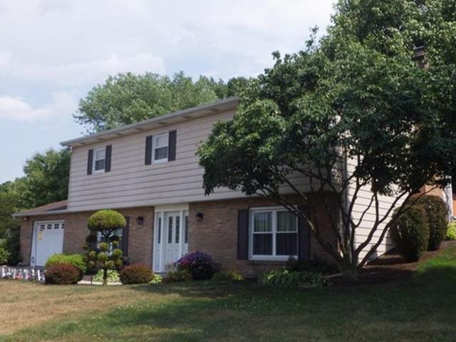 House for sale in Pine Grove, Pennsylvania