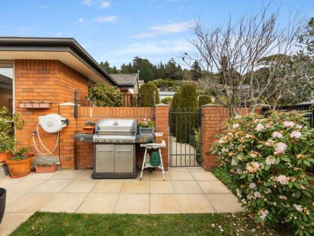 House for sale in Chaslands, Canterbury