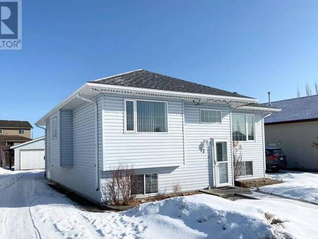 House for sale in Wedgewood, Alberta