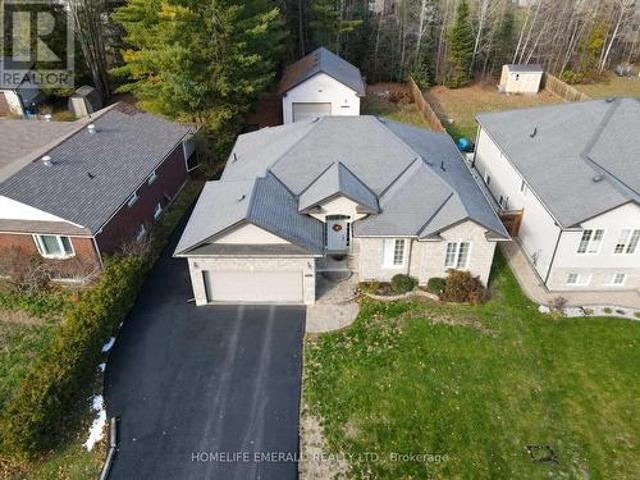 House for sale in Angus, Essa
