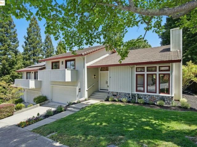 Townhouse for sale in Moraga