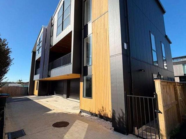 Townhouse for rent in Balmoral