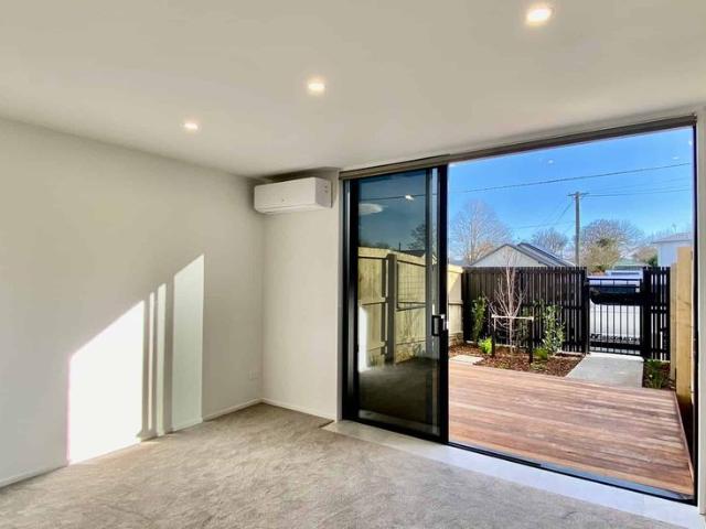 Townhouse for rent in Addington, Canterbury