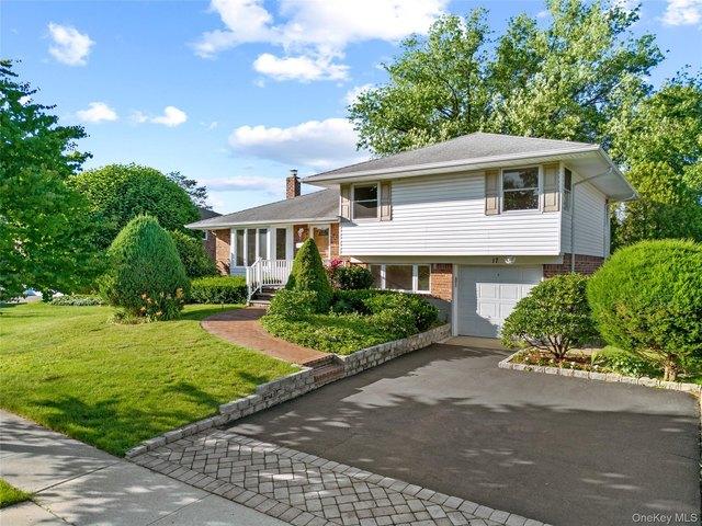 House for sale in Woodbury, Nassau County