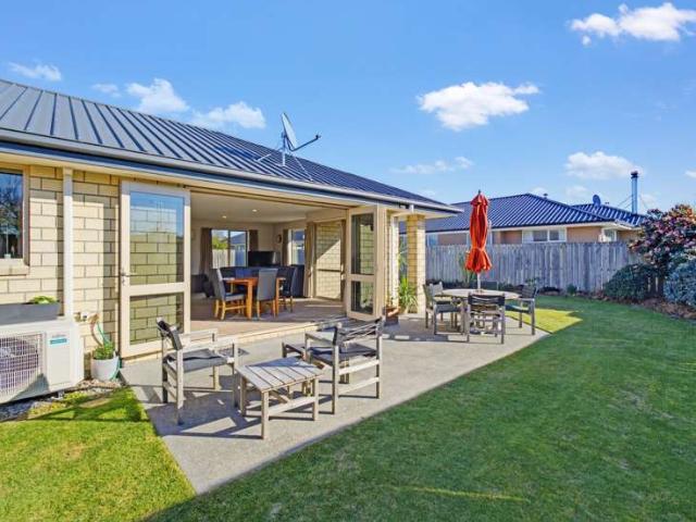 Townhouse for sale in Dorie, Canterbury