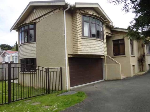 House for rent in Three Kings, Oroua County