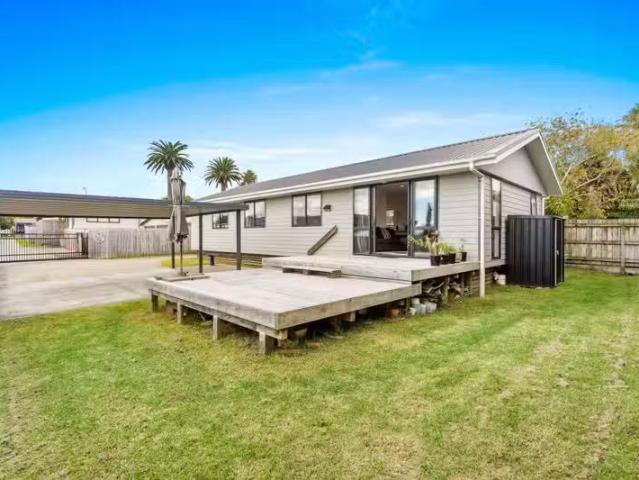 House for sale in Awhitu