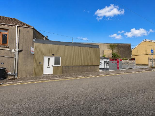 Apartment for rent in Cimla, Neath