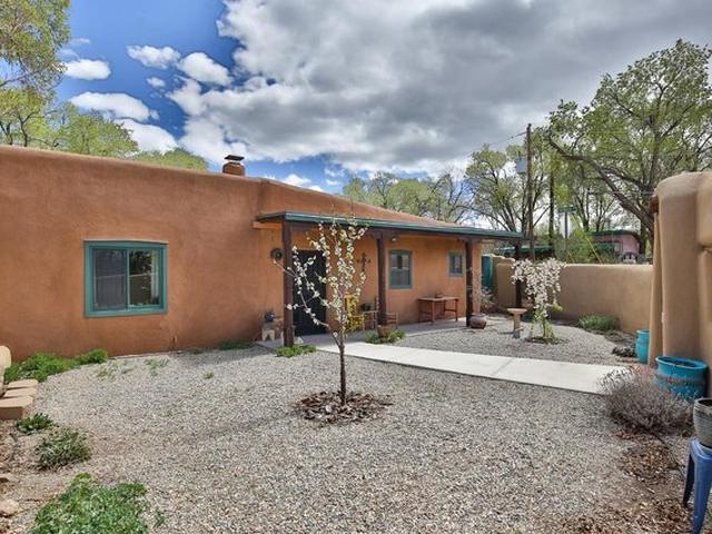 House for sale in Ranchos De Taos, New Mexico
