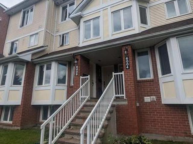 Townhouse for sale in Orléans Village - Châteauneuf, Ottawa