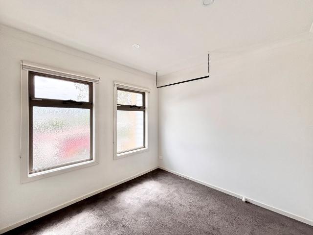 Townhouse for rent in Rosewall, Geelong
