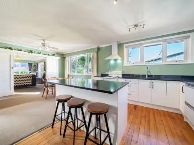 House for sale in Pauatahanui, Wellington