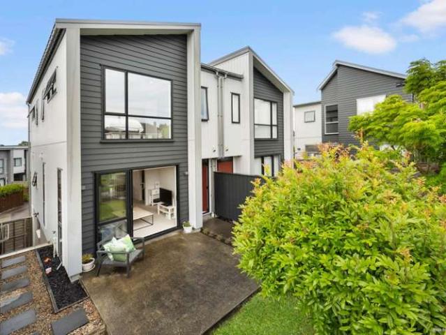 Townhouse for sale in Glen Innes