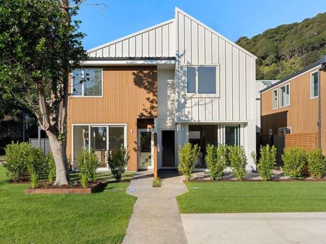 House for sale in Days Bay, Wellington