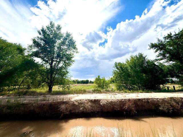 Land for sale in Peralta, New Mexico