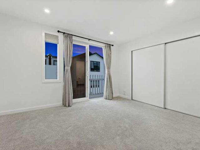 House for sale in Point England