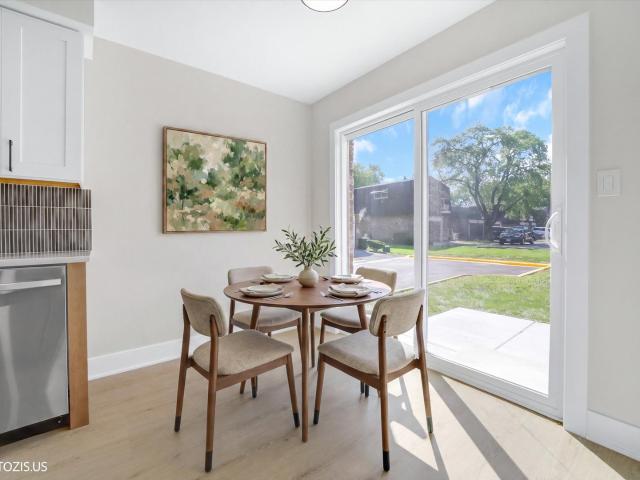 Townhouse for sale in Villa Park, Illinois