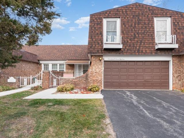Townhouse for sale in Villa Park, Illinois